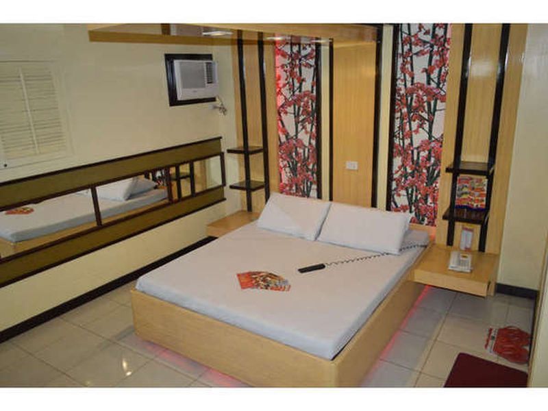 Hotel Sogo Edsa Caloocan Extérieur photo