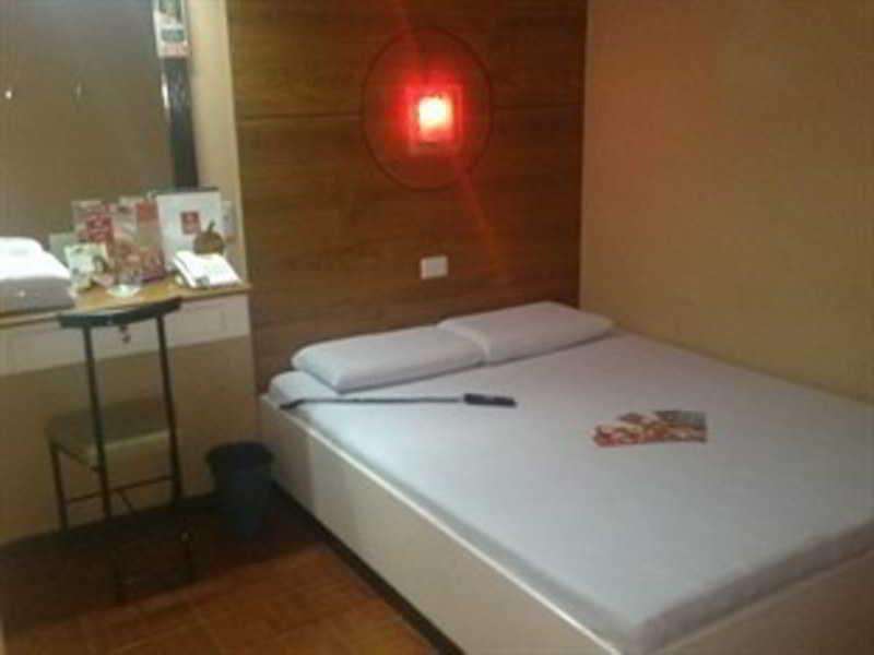 Hotel Sogo Edsa Caloocan Extérieur photo