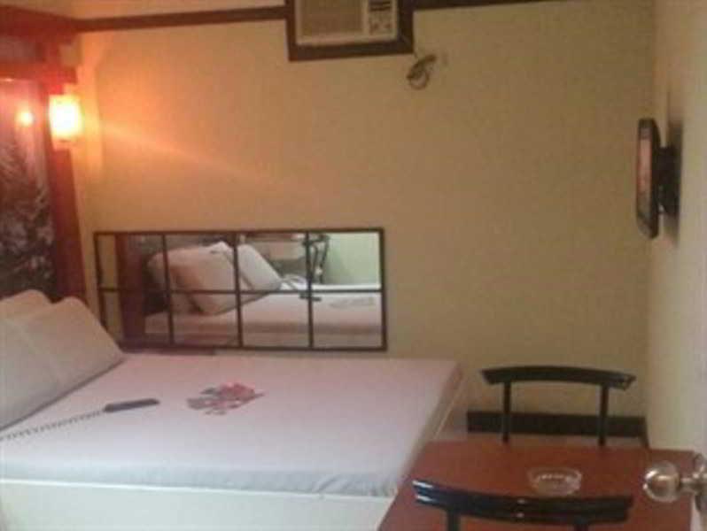 Hotel Sogo Edsa Caloocan Extérieur photo