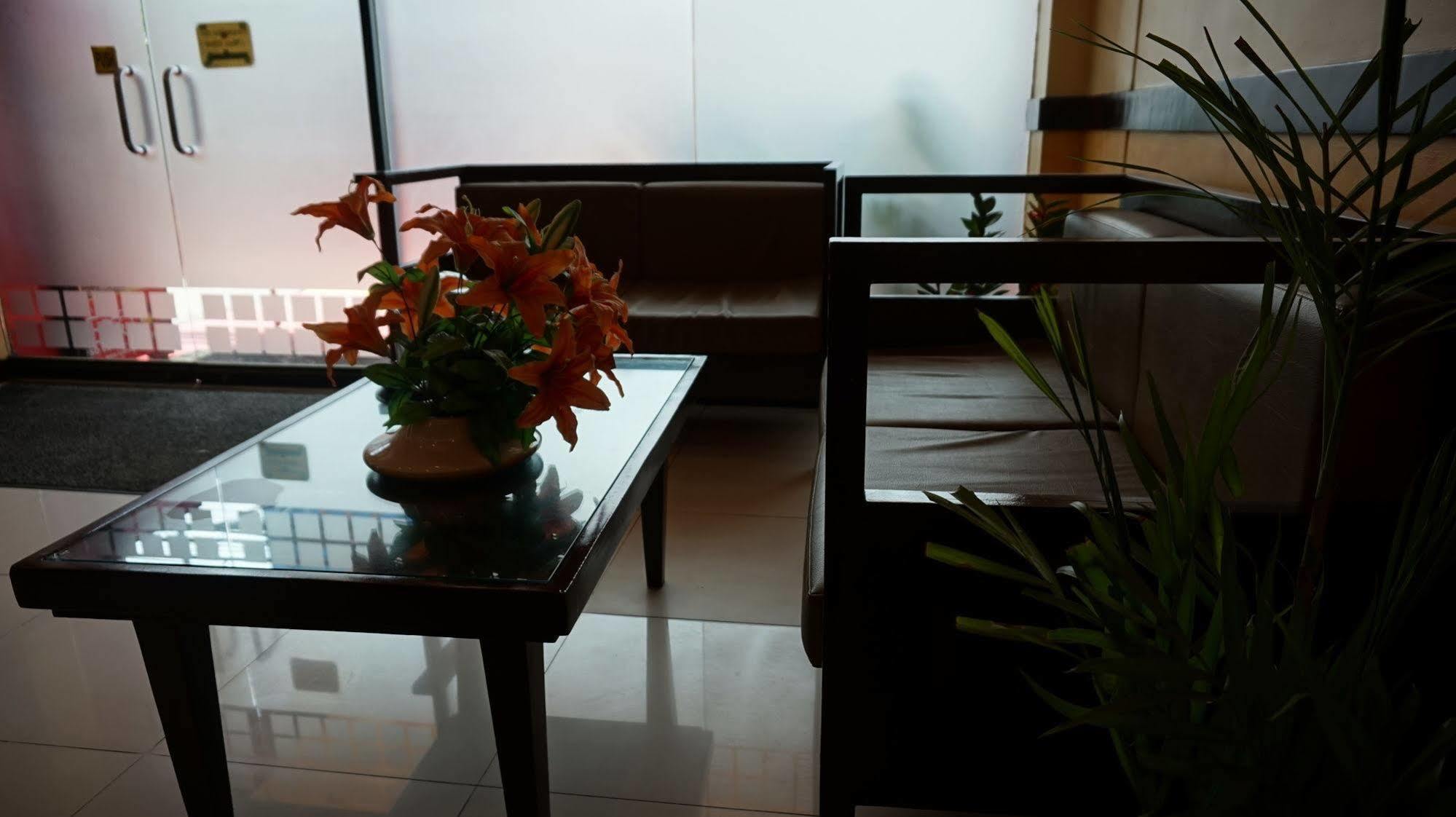 Hotel Sogo Edsa Caloocan Extérieur photo