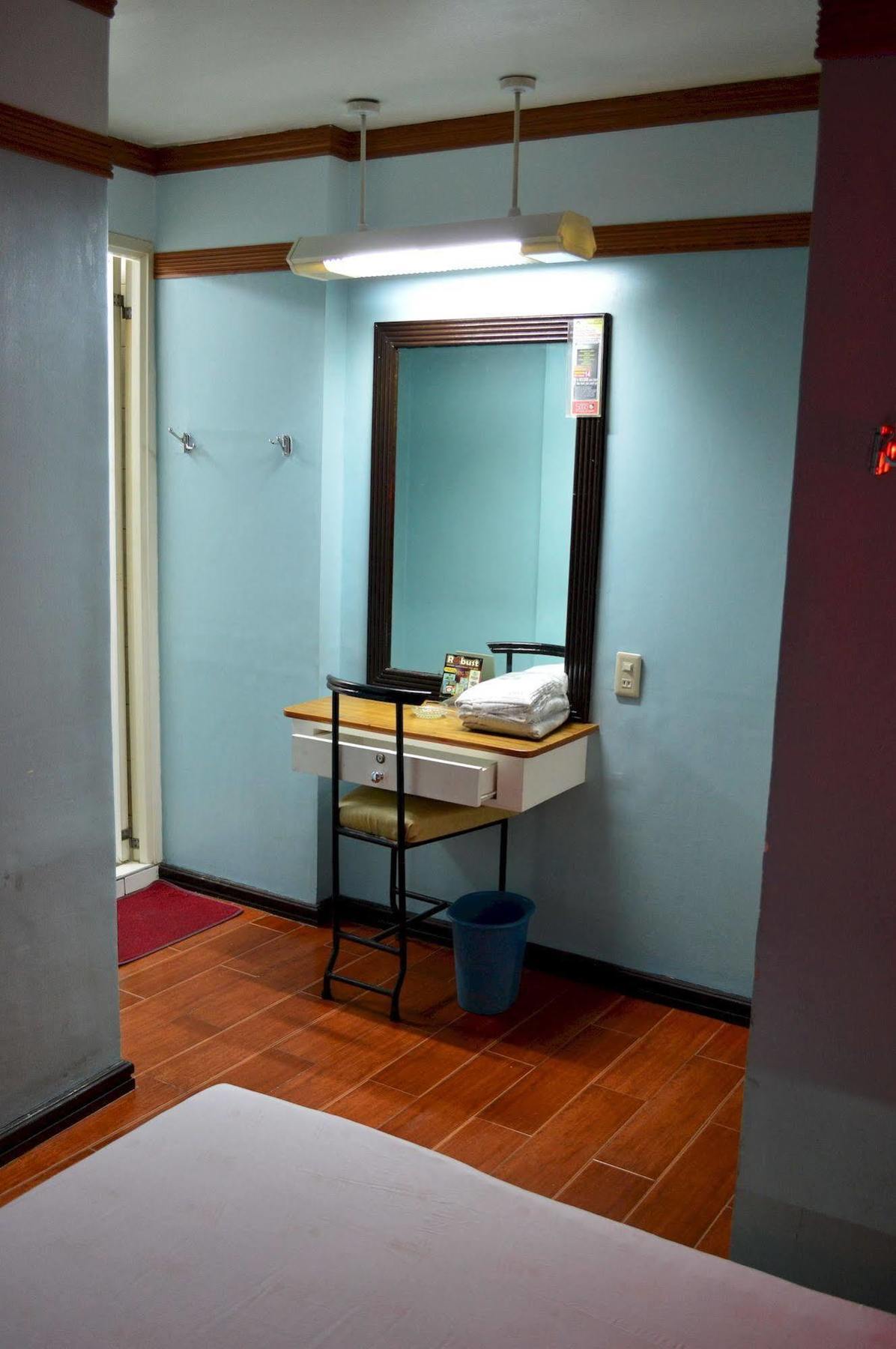 Hotel Sogo Edsa Caloocan Extérieur photo
