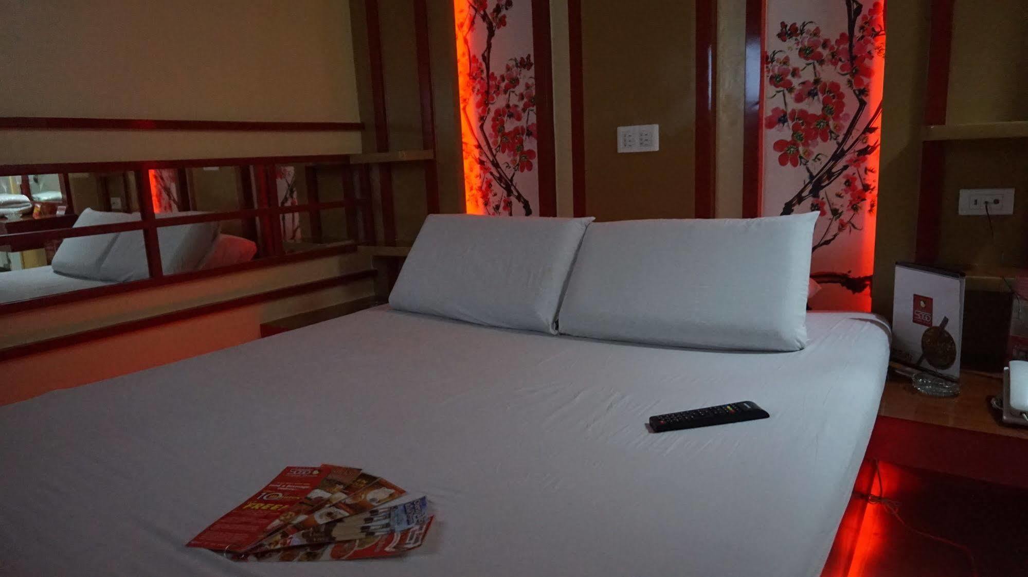Hotel Sogo Edsa Caloocan Extérieur photo