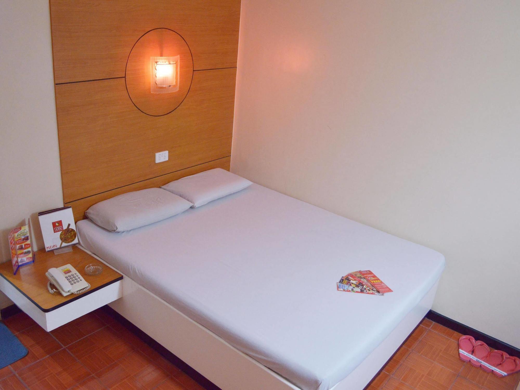 Hotel Sogo Edsa Caloocan Extérieur photo