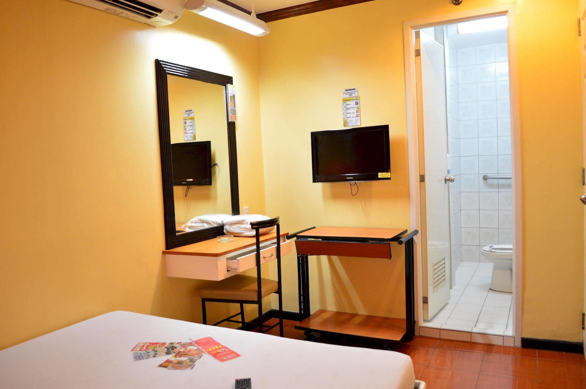 Hotel Sogo Edsa Caloocan Extérieur photo