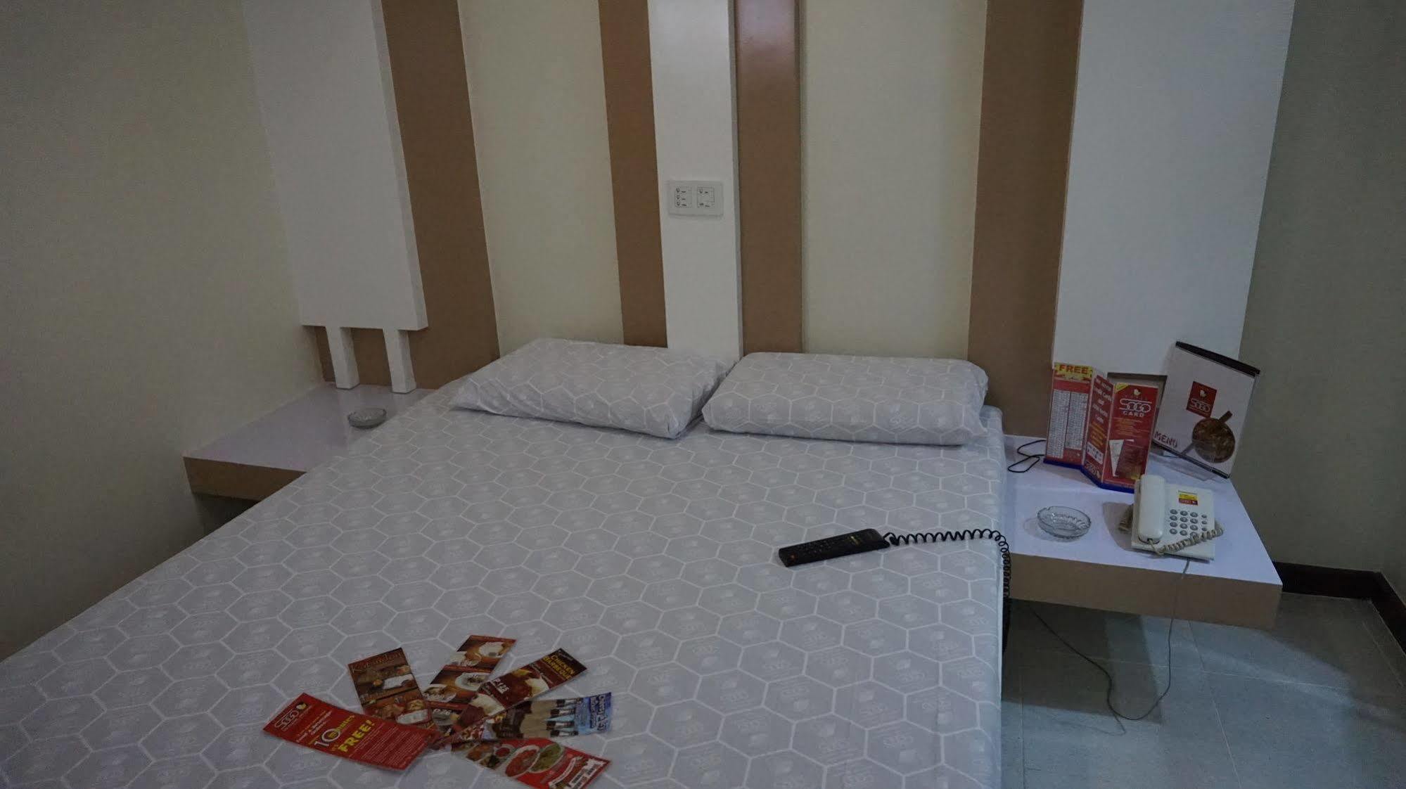Hotel Sogo Edsa Caloocan Extérieur photo